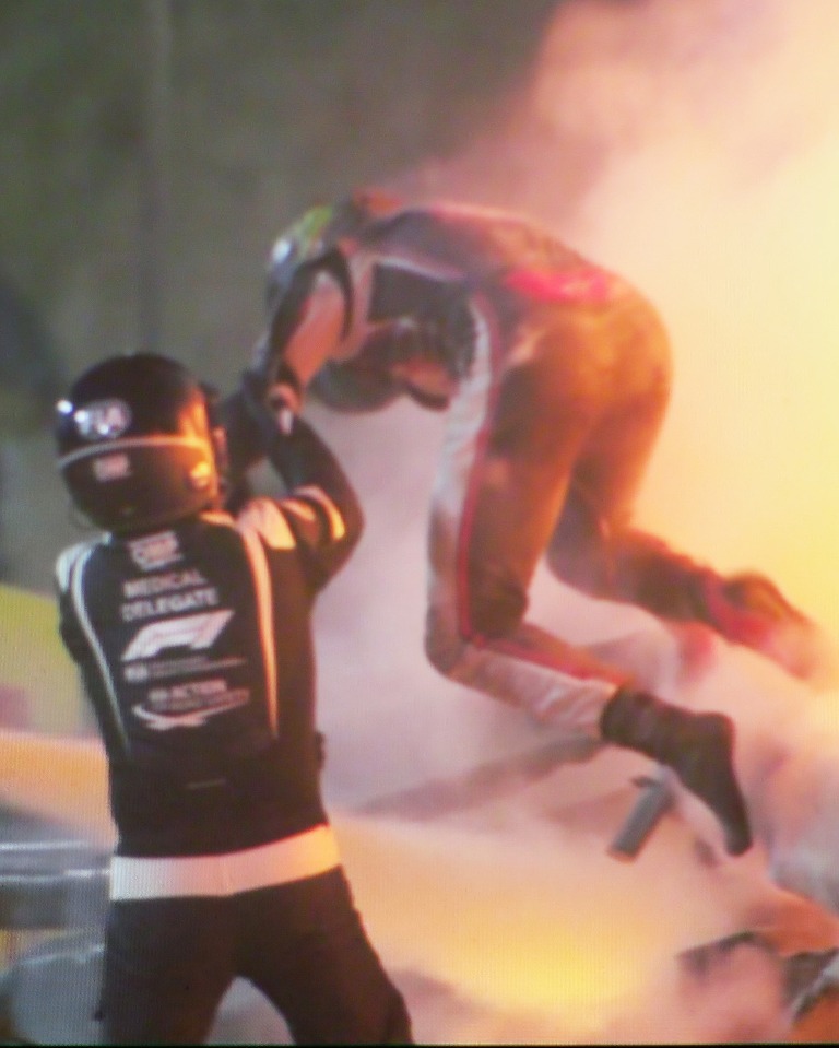 F1.Bahrein 2020.11.29.Grosjean crash.Leap of life.768x959