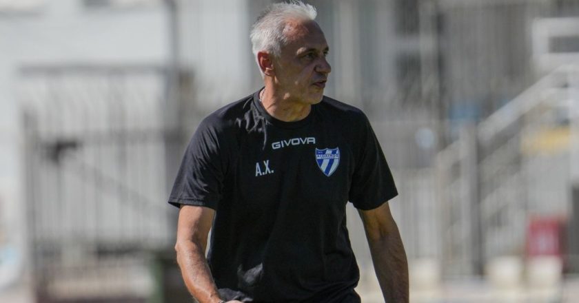 Χαραλαμπίδης: “Πρώτο φαβορί ο Λεβαδειακός”