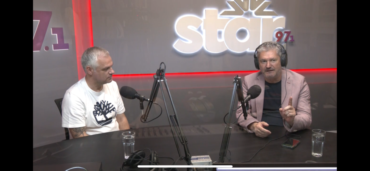 «Φουλ επίθεση» .. έπαιξε ο Βαγγέλης Λέντας στον Star Fm 97.1 (video)