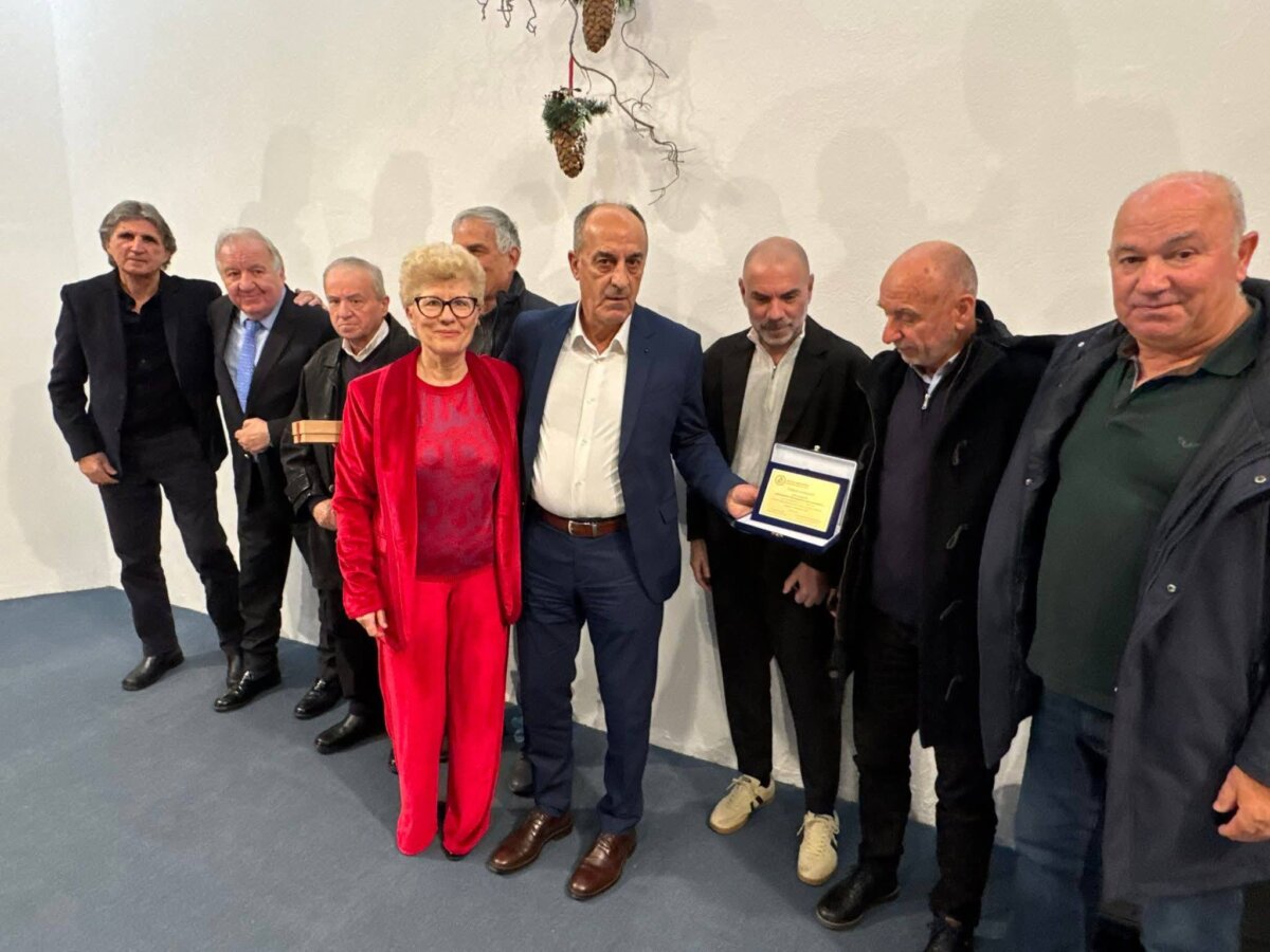 Σωματείο Βετεράνων Παλαίμαχων Λεβαδειακού: Τιμήθηκε από την “Εστία Μητέρας” (pics)