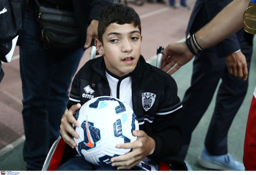 Τραγούδι κατά του φανατισμού από τον Γιάννη Παπαστεφανάκη (video)