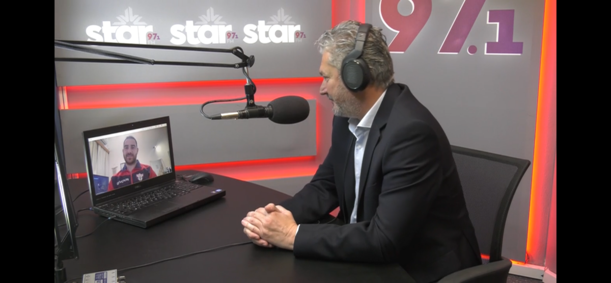 Φουλ επίθεση.. έπαιξε ο αρχηγός του Φωκικού στον Star Fm 97.1 (video)