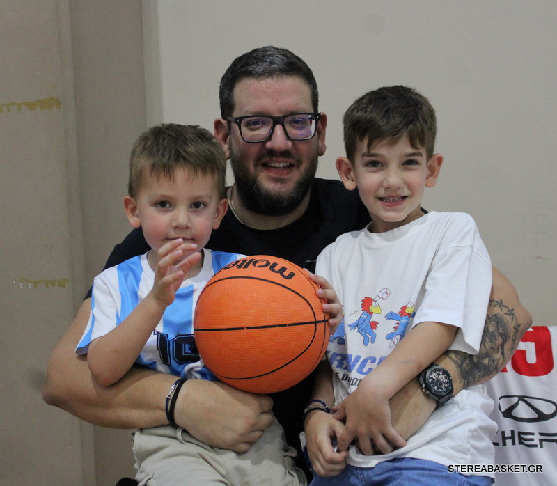 Χέϊς Ντέϊβις, Τολιόπουλος και Καμπερίδης συνεχάρησαν τον πρόεδρο του Αστέρα Αλιβερίου μέσω της εκπομπής All Star Basket (Video)